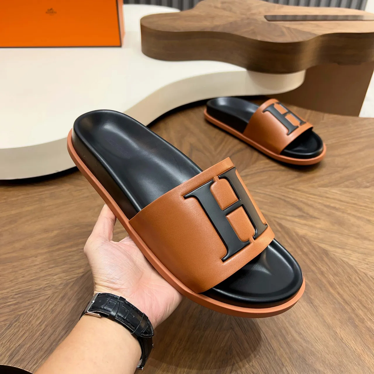 Hermès Oran Oversized H-Logo Two-Tone Slipper 8