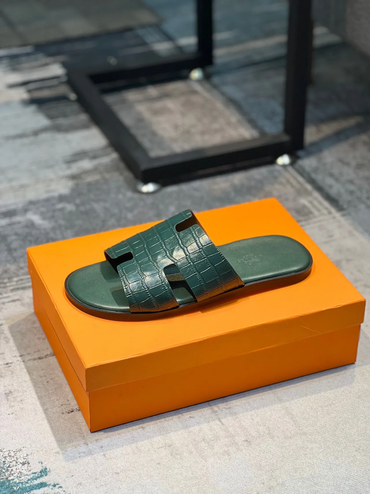 Hermès Oran Slide Sandales Vertes en Cuir Crocodile Embossé 9