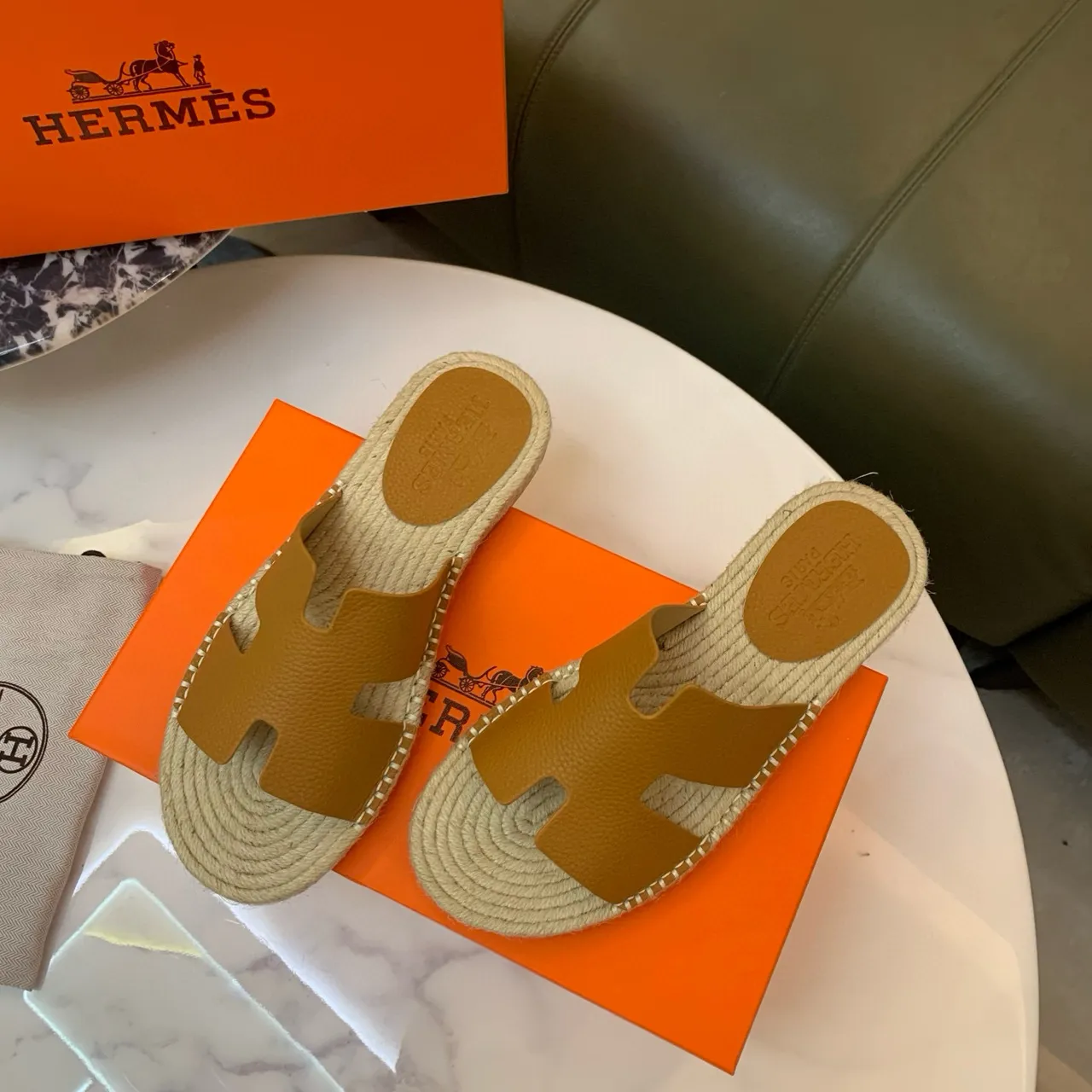 Hermès Oran Couro Tan H-Strap Espadrille Chinelos 3