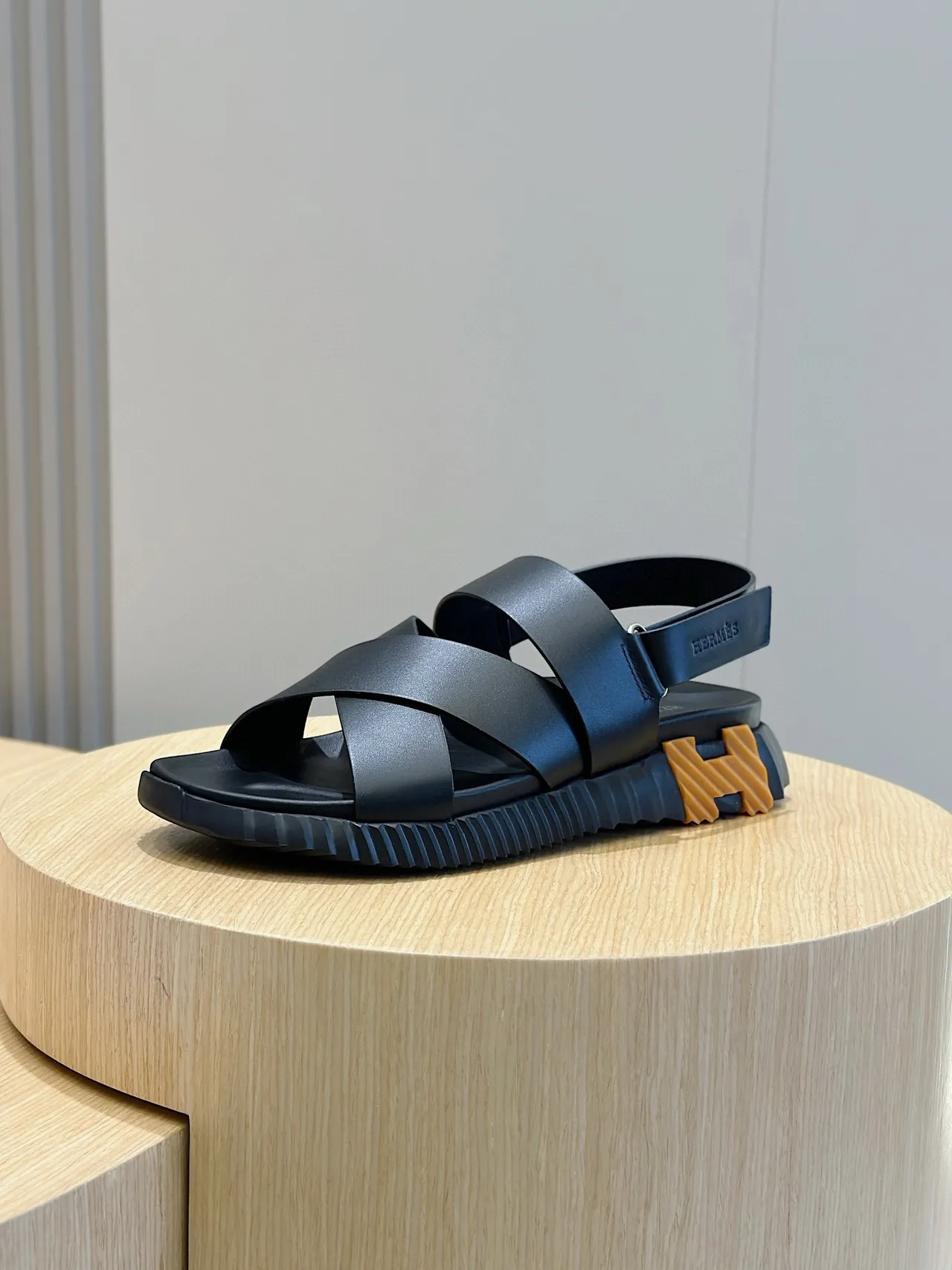 Hermès Oran Sandálias Casuais Pretas Com Tira Larga 2