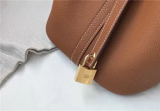 Hermès Picotin Lock 土褐色 粒面皮革 水桶包 6