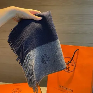 Hermès Cachecol de Cashmere navy e gray de duas cores com franjas