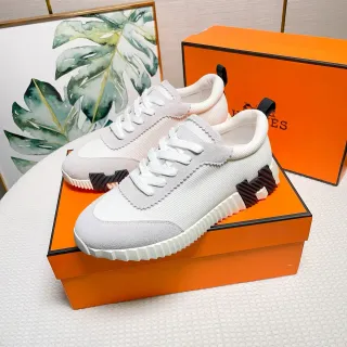 Hermès সাদা ধূসর নকশিত খাঁজযুক্ত মধ্যবোধ দ্বৈত-রঙের সুয়েড-মেশ উপরের স্নিকার