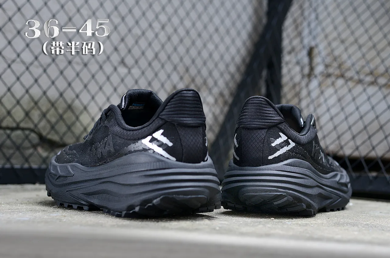 Hoka 黑白 最大缓震鞋底 侵略性越野鞋钉 跑鞋 6