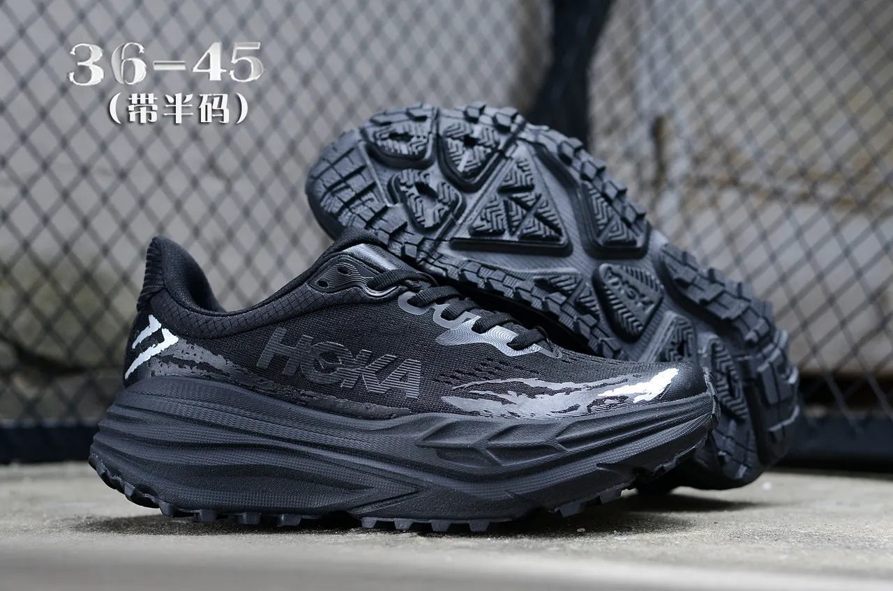 Hoka 黑白 最大缓震鞋底 侵略性越野鞋钉 跑鞋 7