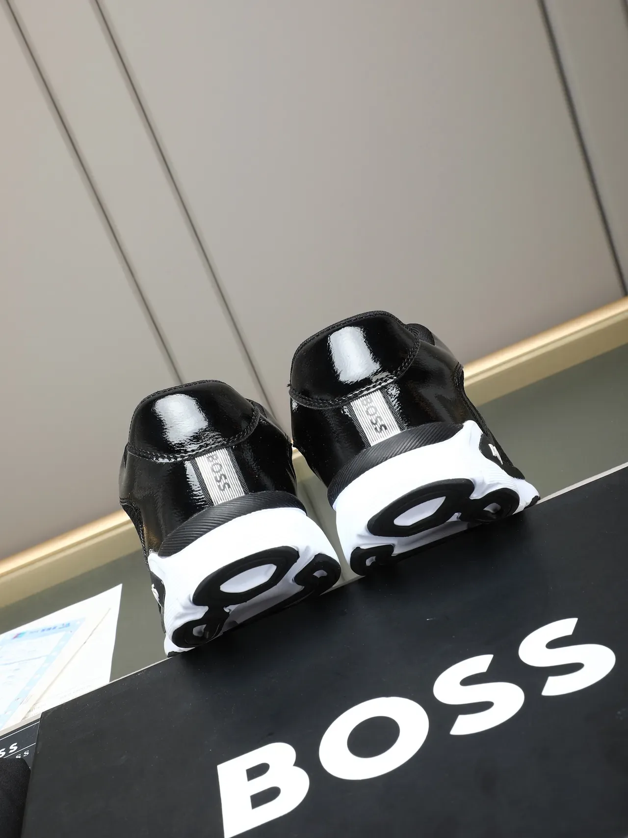 Hugo Boss Zapatillas lifestyle negras de charol y malla 3