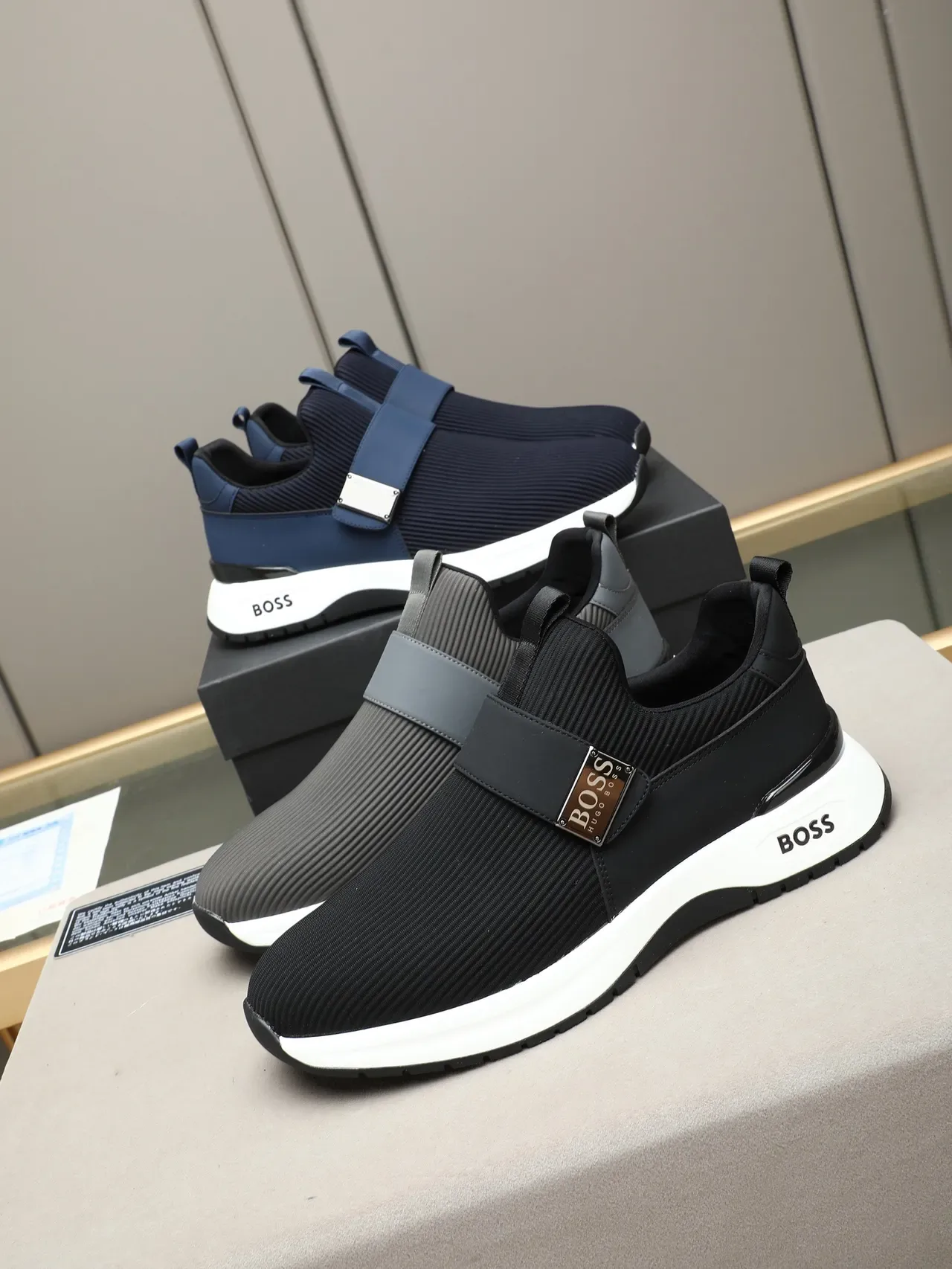 Hugo Boss 黑白针织鞋面一脚穿休闲运动鞋 2