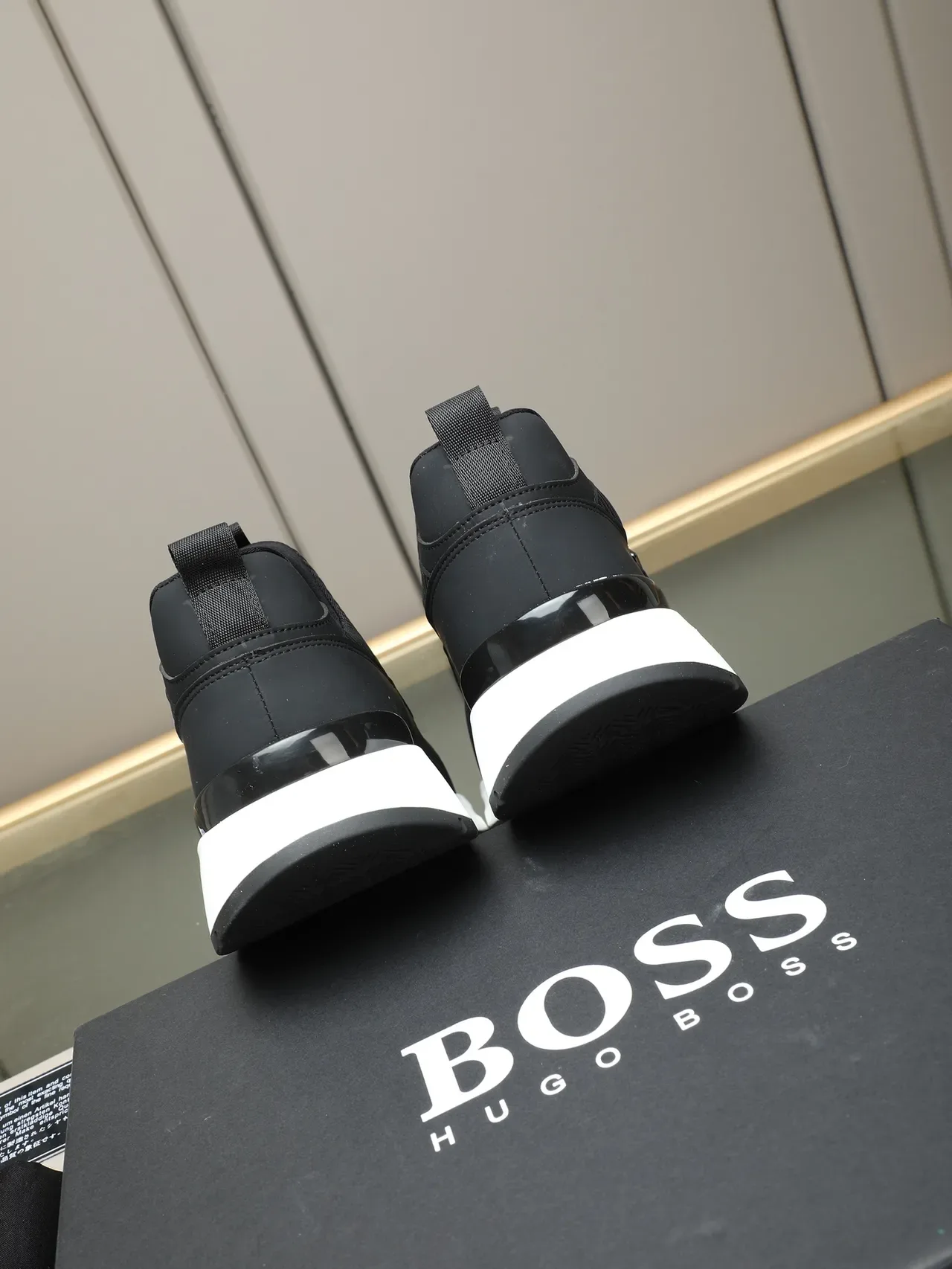 Hugo Boss 黑白针织鞋面一脚穿休闲运动鞋 4