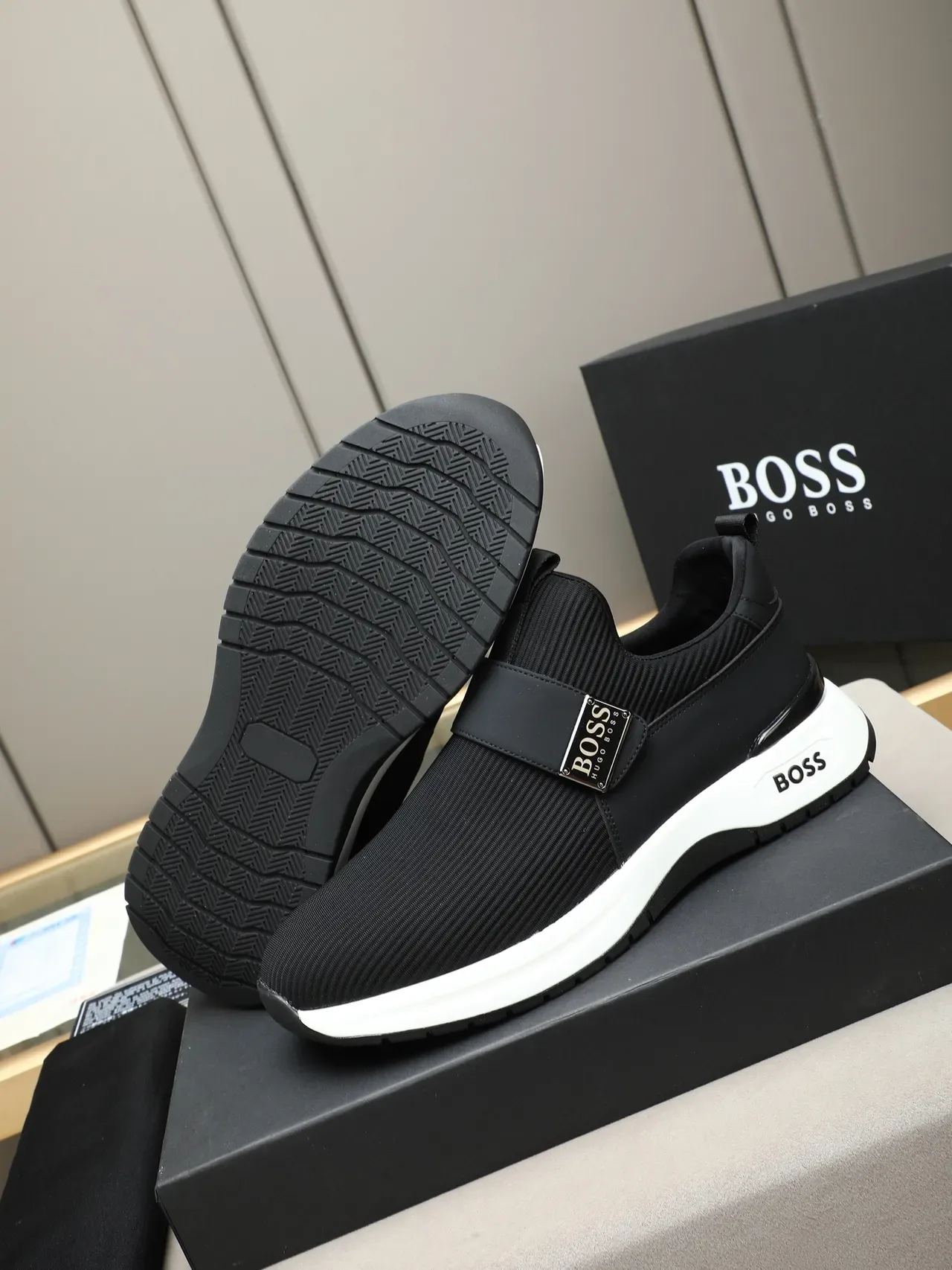 Hugo Boss 黑白针织鞋面一脚穿休闲运动鞋 5