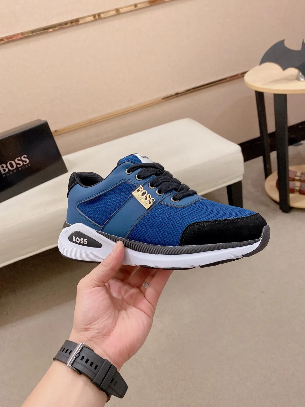Hugo Boss 蓝色和黑色网面麂皮休闲运动鞋 4