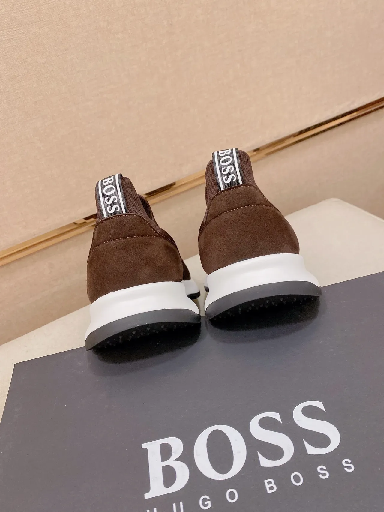 Sneakers slip-on Hugo Boss marron en tricot 3