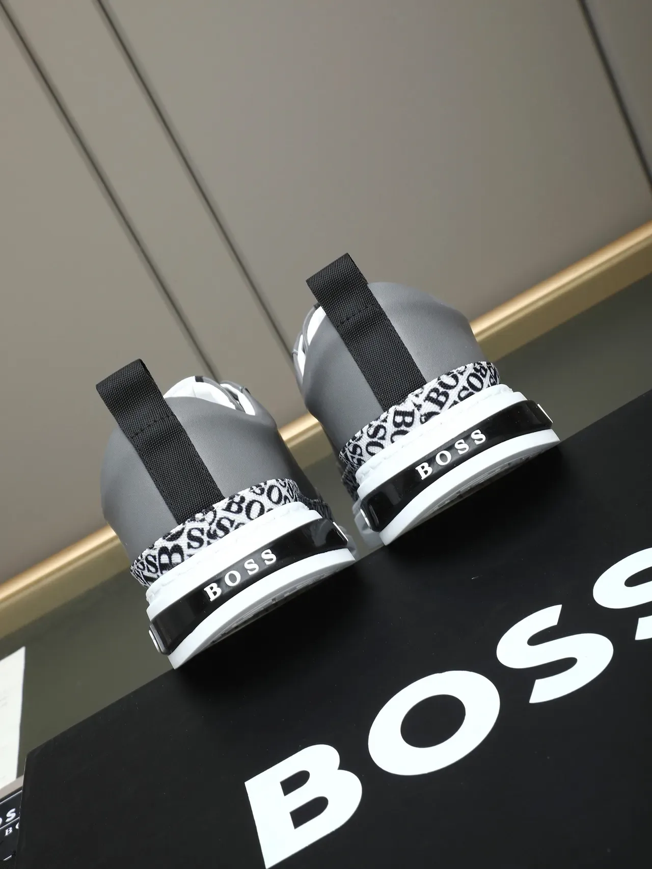 Hugo Boss Gray Leather Monogrammed Lifestyle Sneakers 3