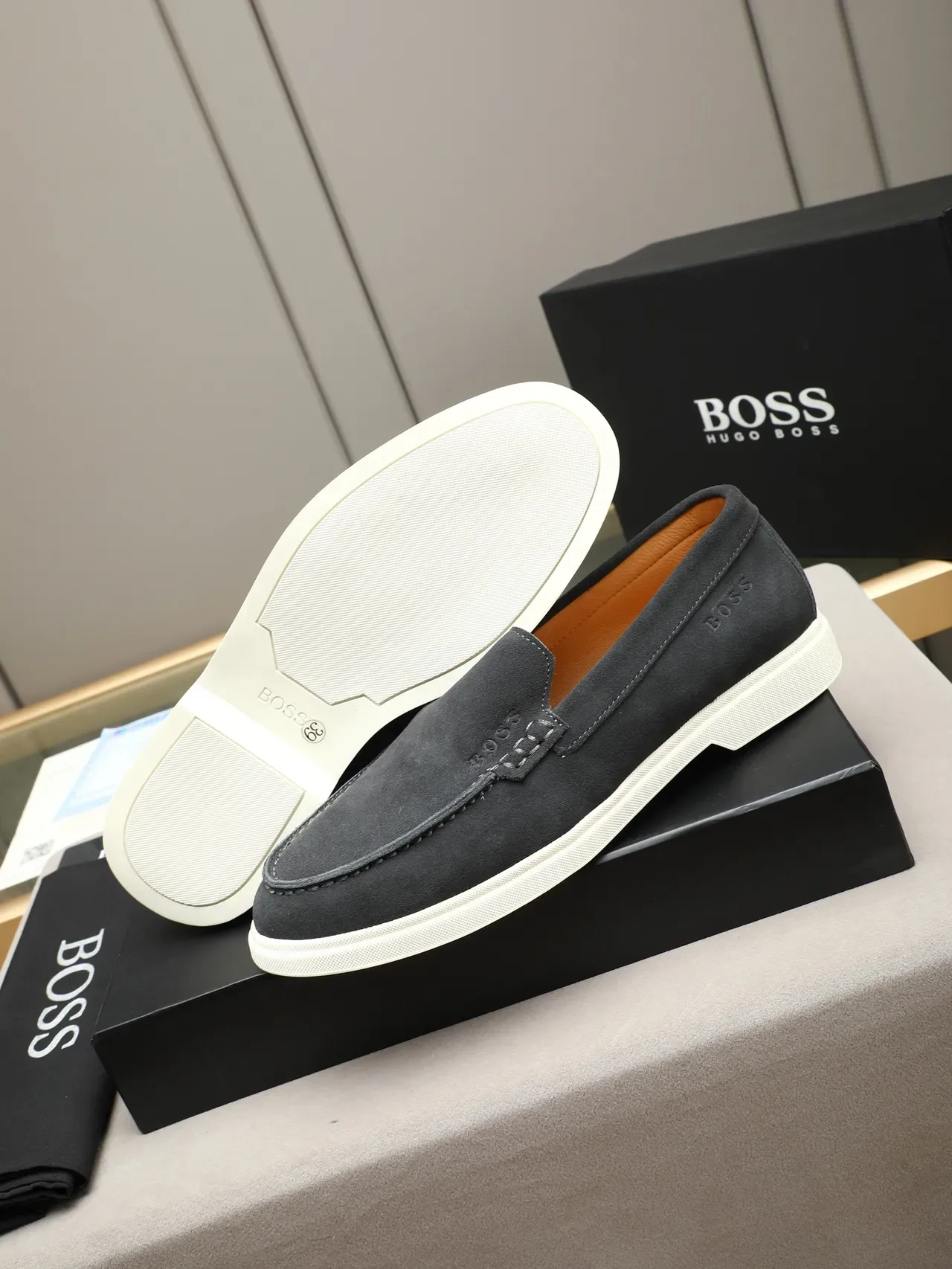 Hugo Boss Loafer Gris Blanco Ante Penny Loafer 4