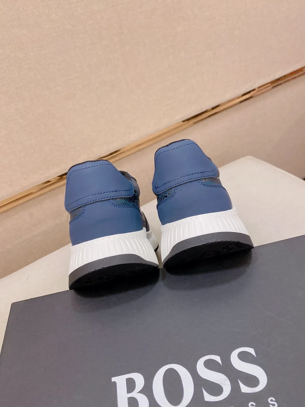 Hugo Boss 印花蓝色生活方式运动鞋 8