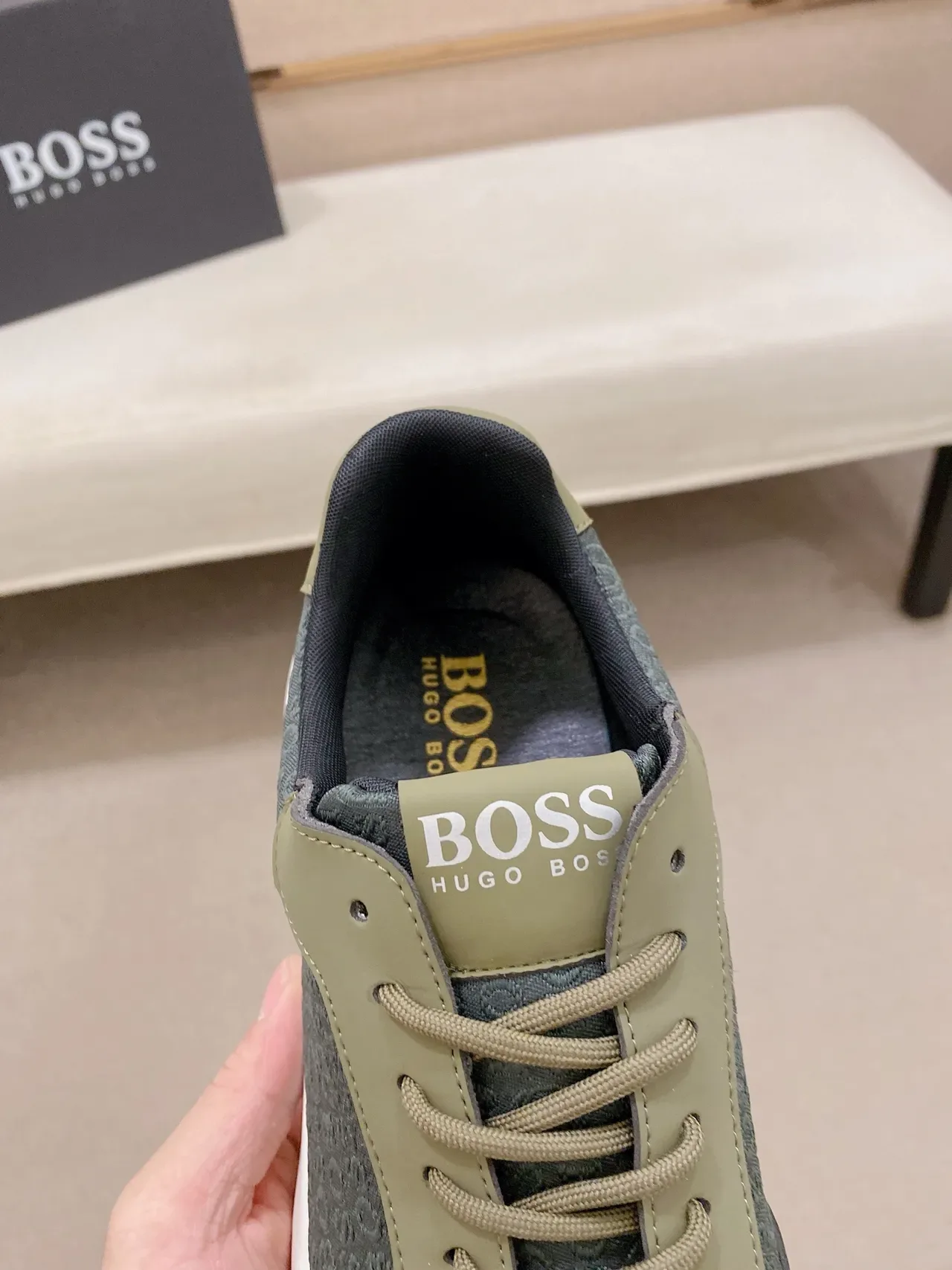 Hugo Boss Monogrammed Verde Oliva y Gris Zapatillas Lifestyle 4