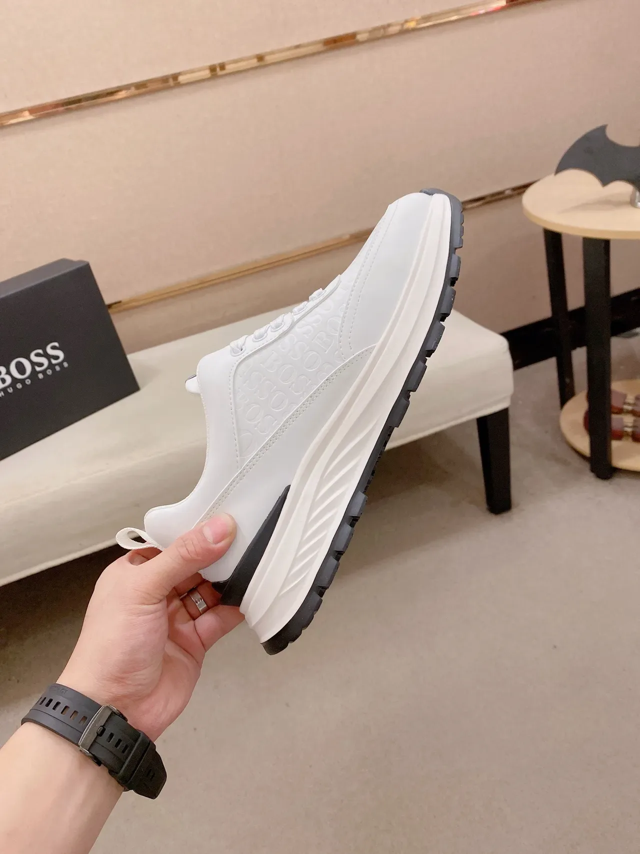 Hugo Boss सादा कालो एमब्स्ड मोनोग्राम चांकी स्काल्पटेड सोल लाइफस्टाइल स्निकार्स 5