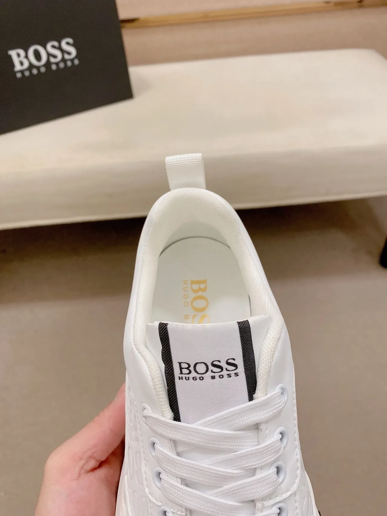 Hugo Boss सादा कालो एमब्स्ड मोनोग्राम चांकी स्काल्पटेड सोल लाइफस्टाइल स्निकार्स 6