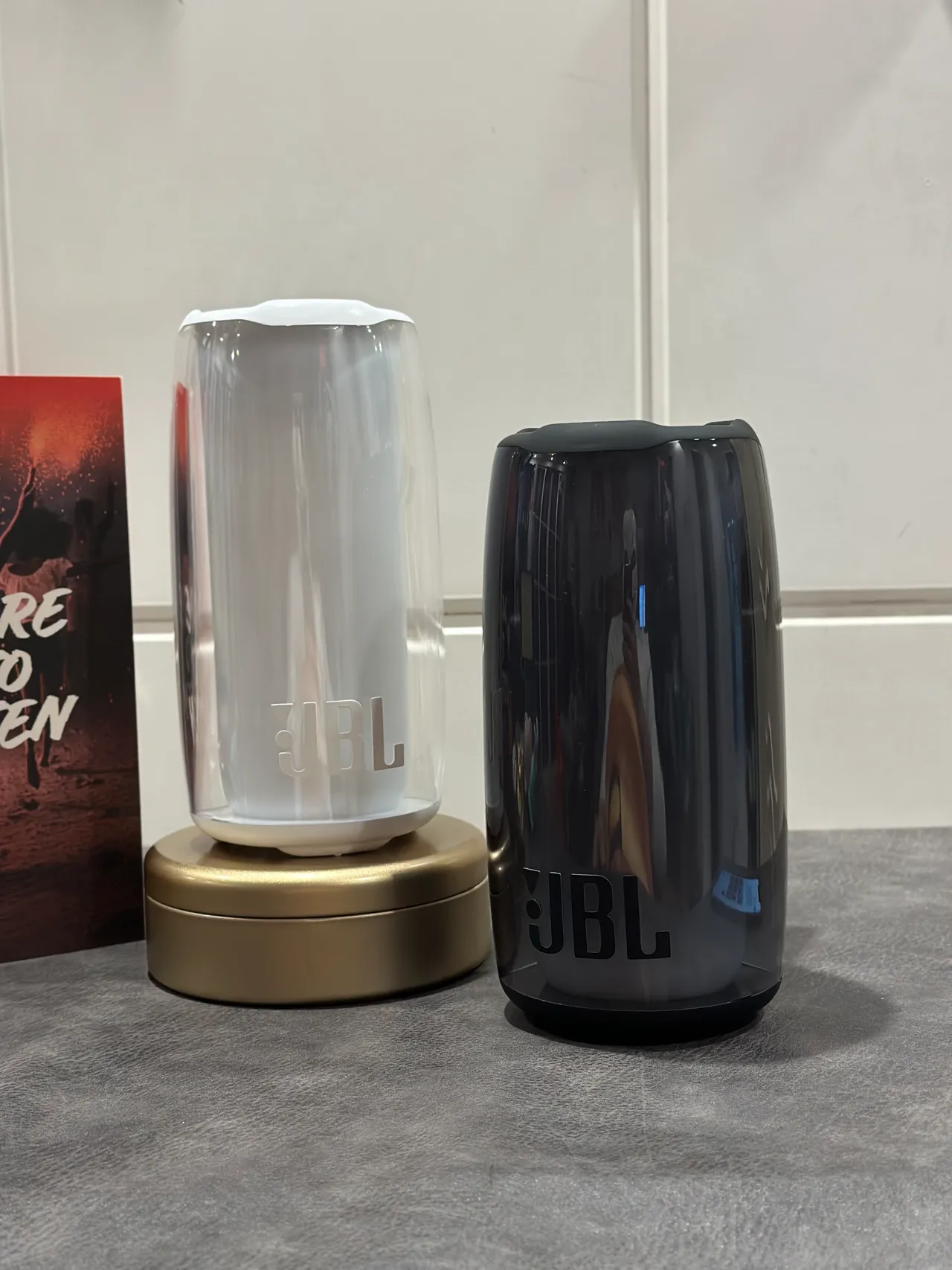 JBL Pulse बैंगनी काला गोलाकार ग्रेडिएंट लाइटेड पोर्टेबल स्पीकर 7