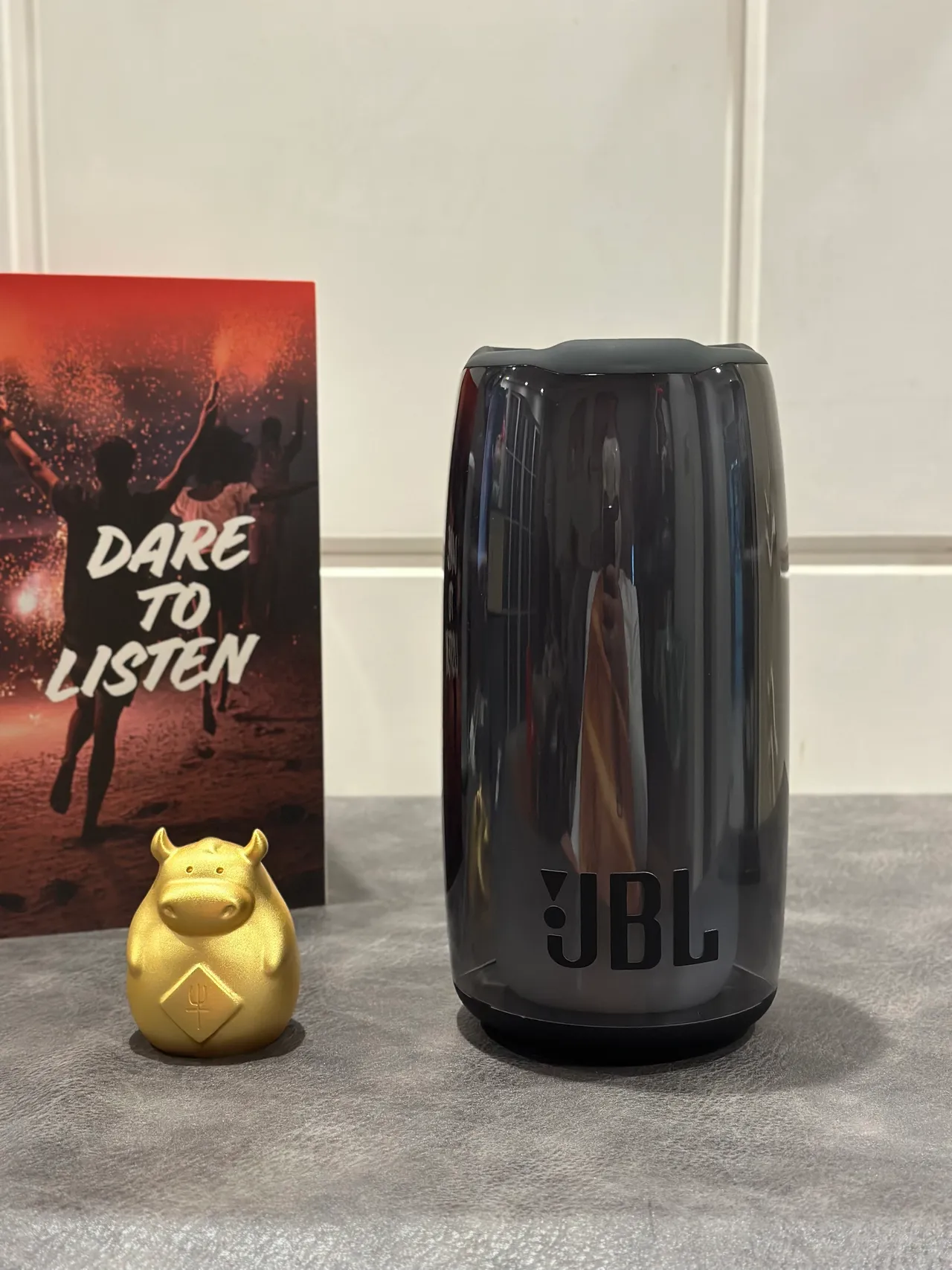 JBL Pulse बैंगनी काला गोलाकार ग्रेडिएंट लाइटेड पोर्टेबल स्पीकर 8
