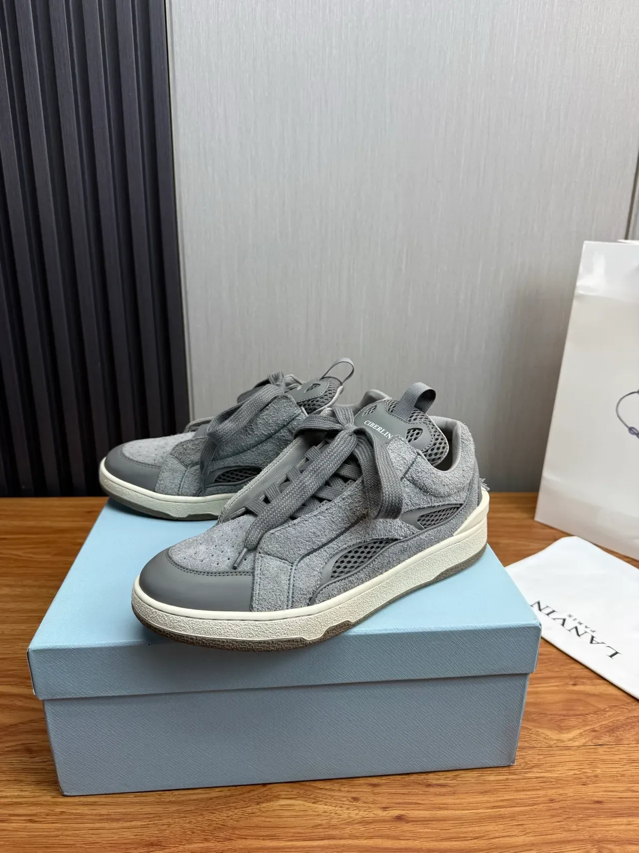 Lanvin Gris Daim Maille Perforée Pointe Basket Lifestyle 3