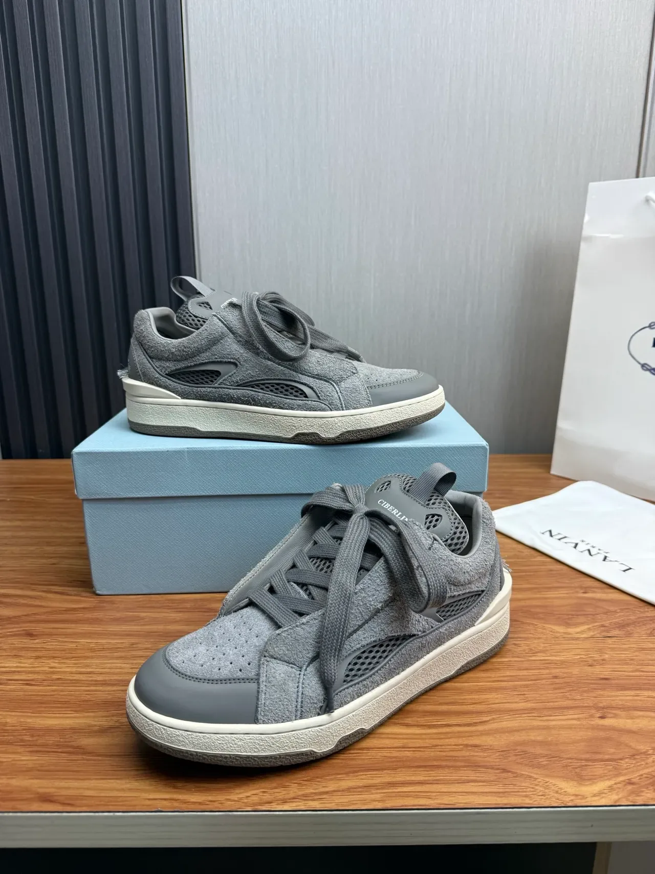 Lanvin Gris Daim Maille Perforée Pointe Basket Lifestyle 4