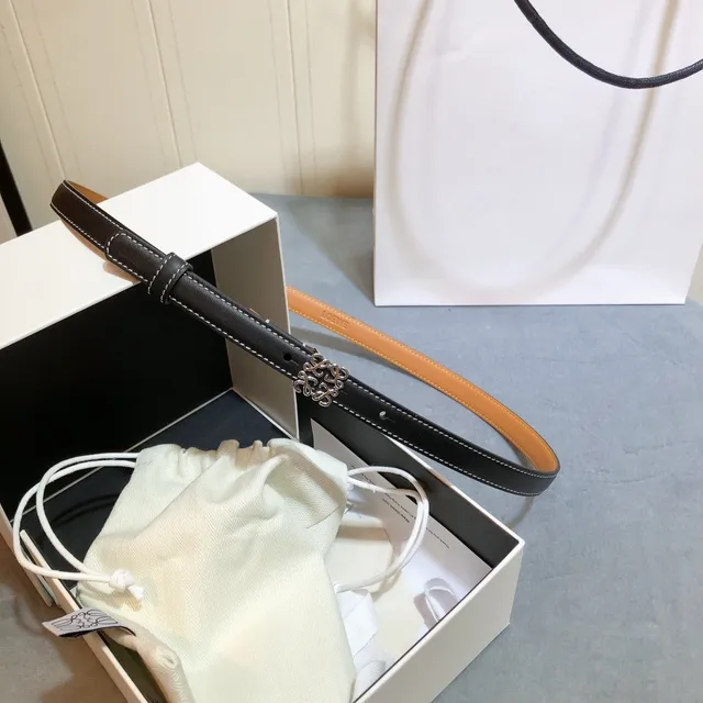 Loewe Anagram Belt काला सफेद पतली विरोधाभासी सिलाई चमड़े का बेल्ट 6