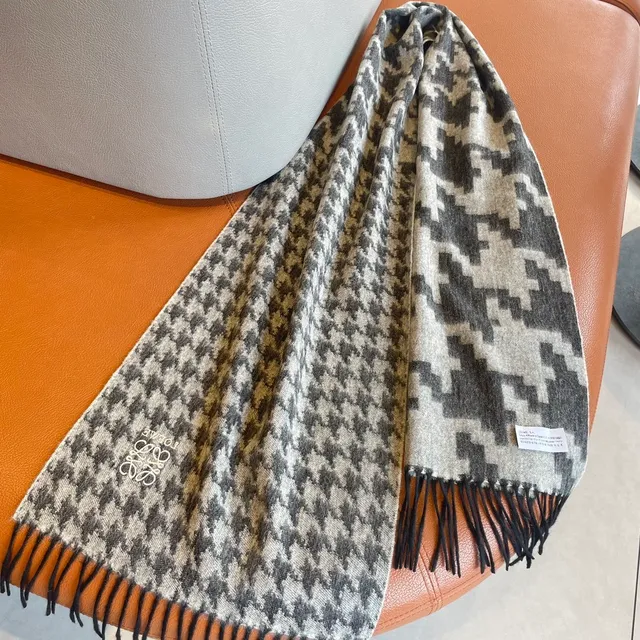 Loewe Anagram Gris Negro Patrón Pata de Gallo Bordes Flecos Bufanda de Cachemir 6