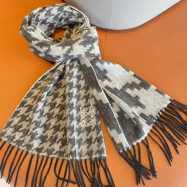 Loewe Anagram Gris Negro Patrón Pata de Gallo Bordes Flecos Bufanda de Cachemir 7