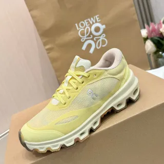 Loewe Flow Runner 2.0 Pale Yellow Lifestyle Sneakers