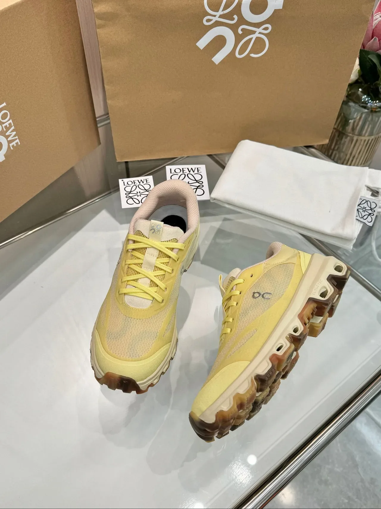 Loewe Flow Runner 2.0 Amarelo Pálido Sneakers Lifestyle 2
