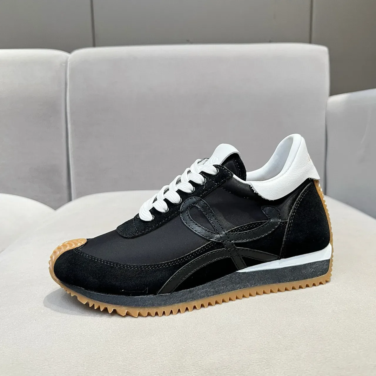 Loewe Flow Runner أحذية رياضية أسلوب حياة سوداء من السويد والنايلون 5