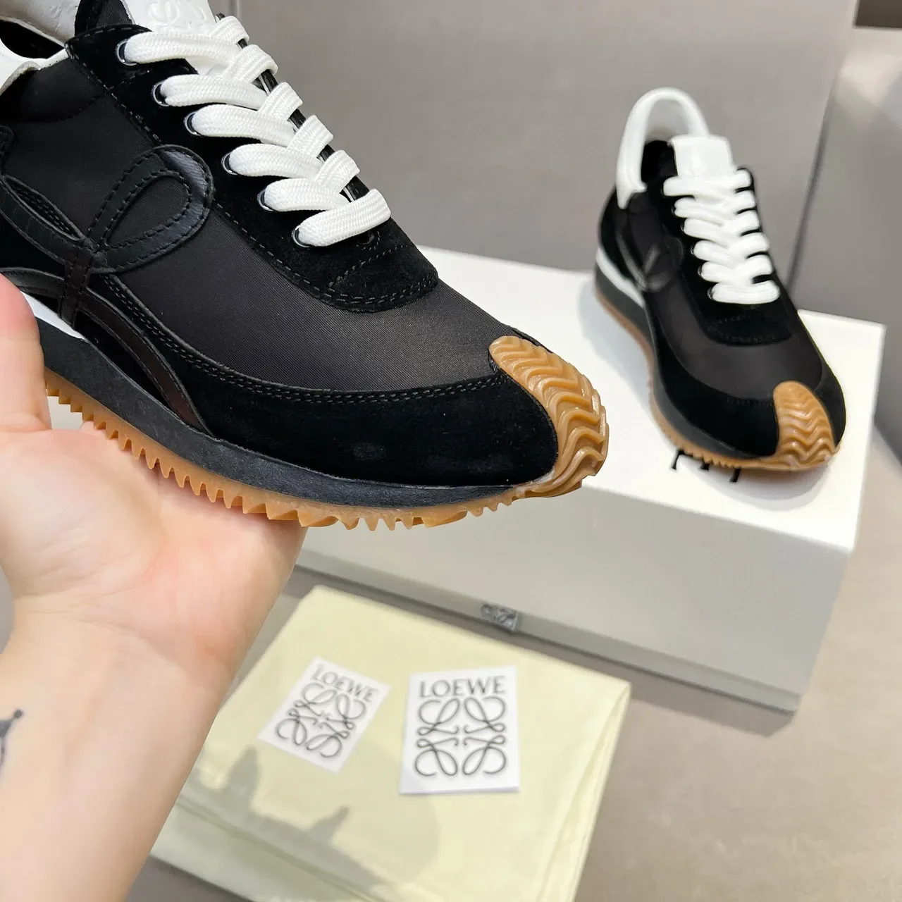 Loewe Flow Runner أحذية رياضية أسلوب حياة سوداء من السويد والنايلون 7