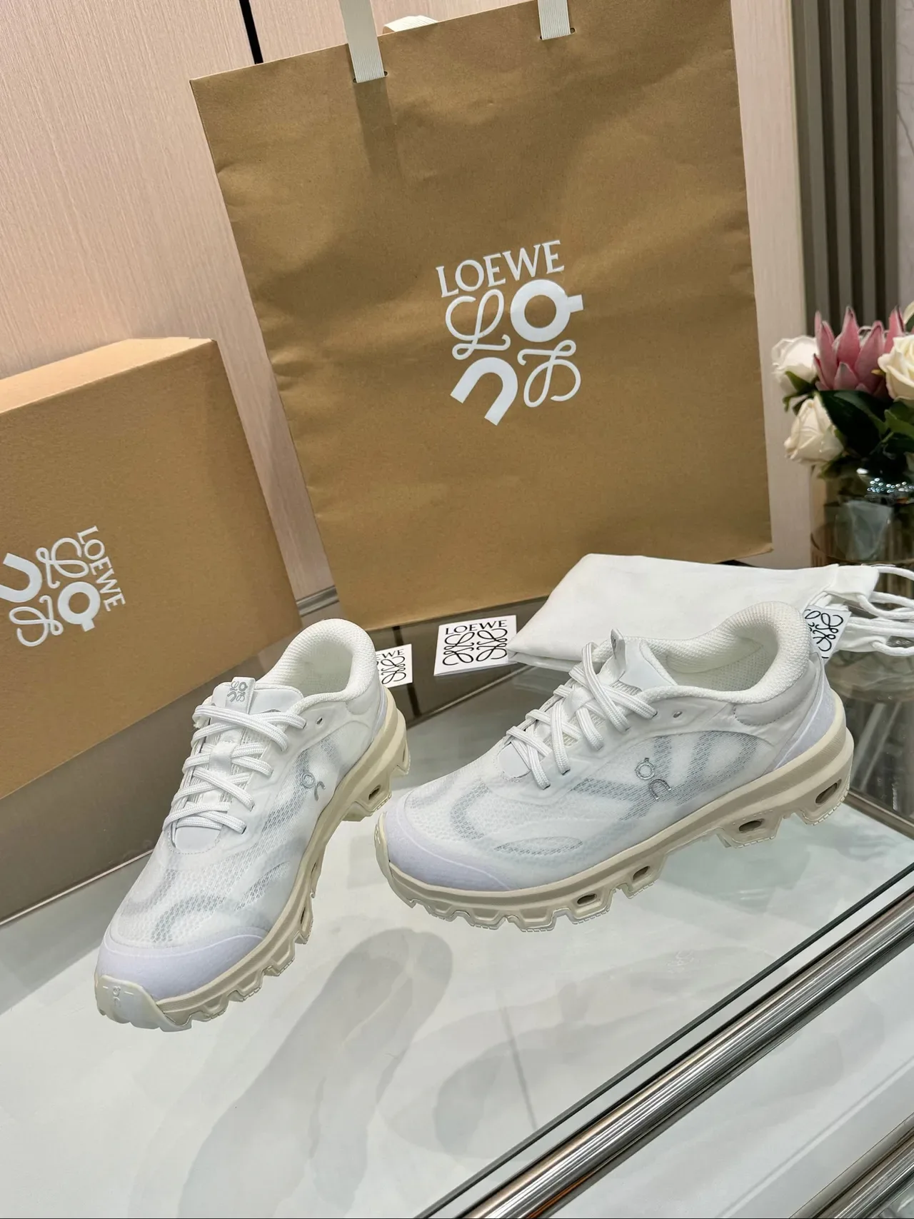 Loewe Flow Runner সাদা জীবনযাত্রা স্নিকার্স 3