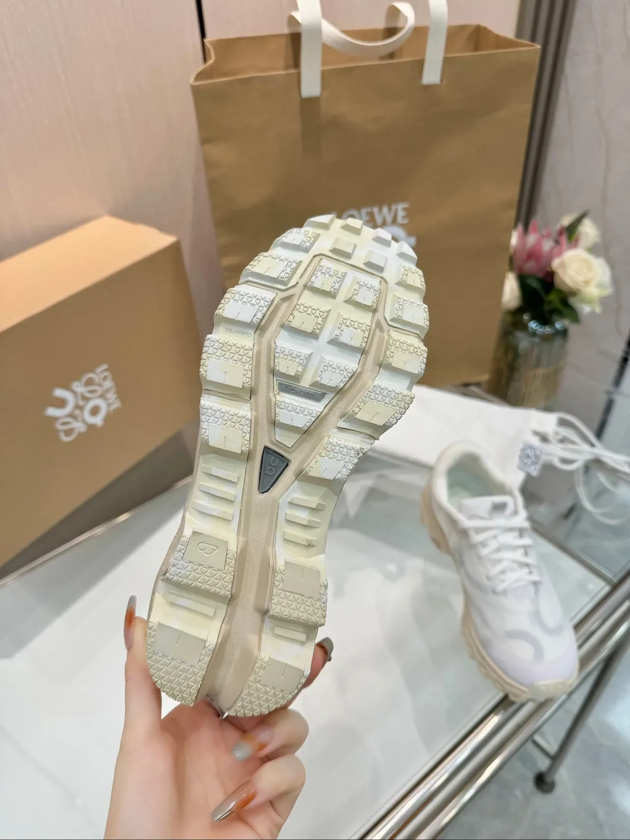 Loewe Flow Runner সাদা জীবনযাত্রা স্নিকার্স 5