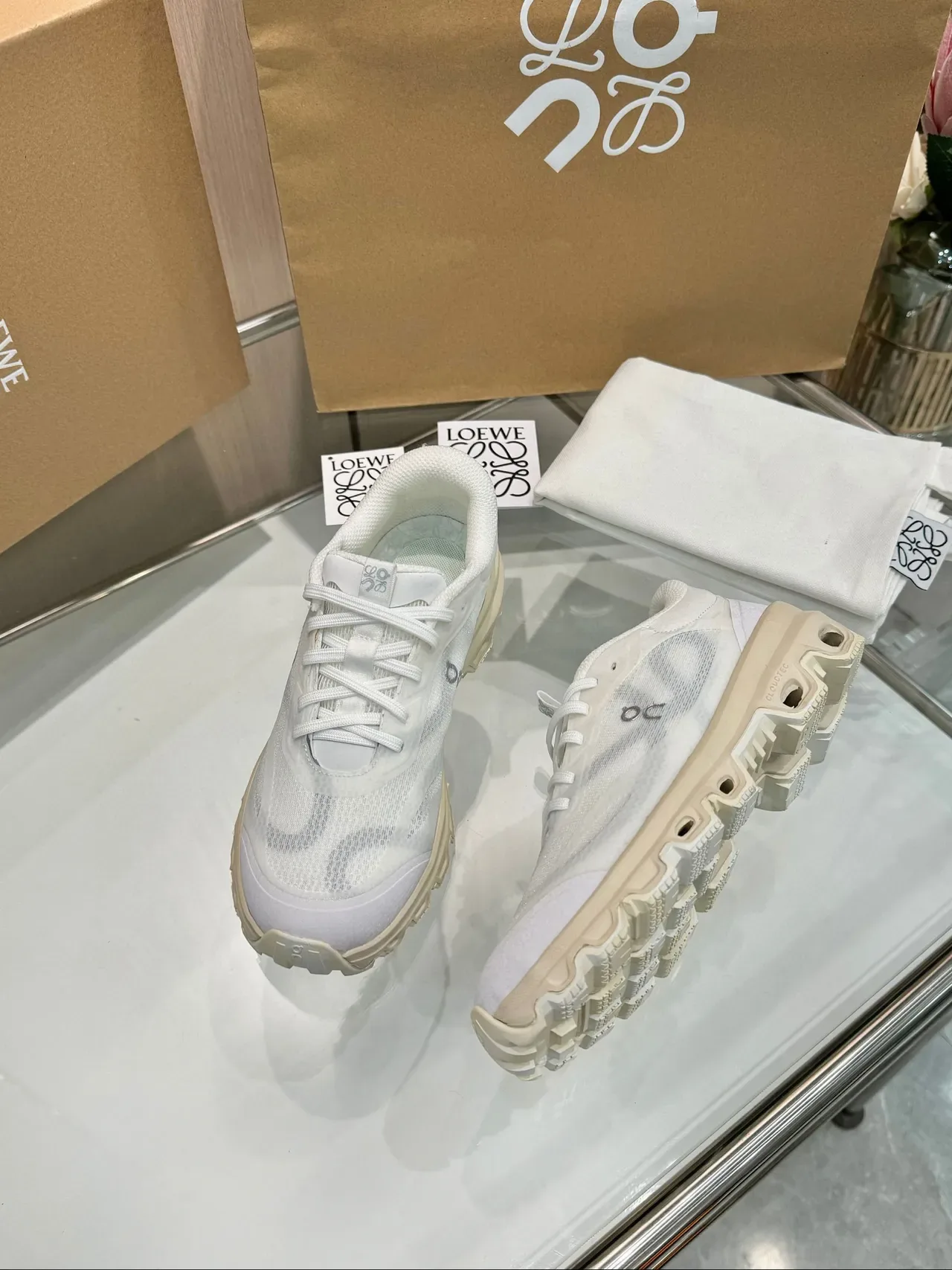Loewe Flow Runner সাদা জীবনযাত্রা স্নিকার্স 8