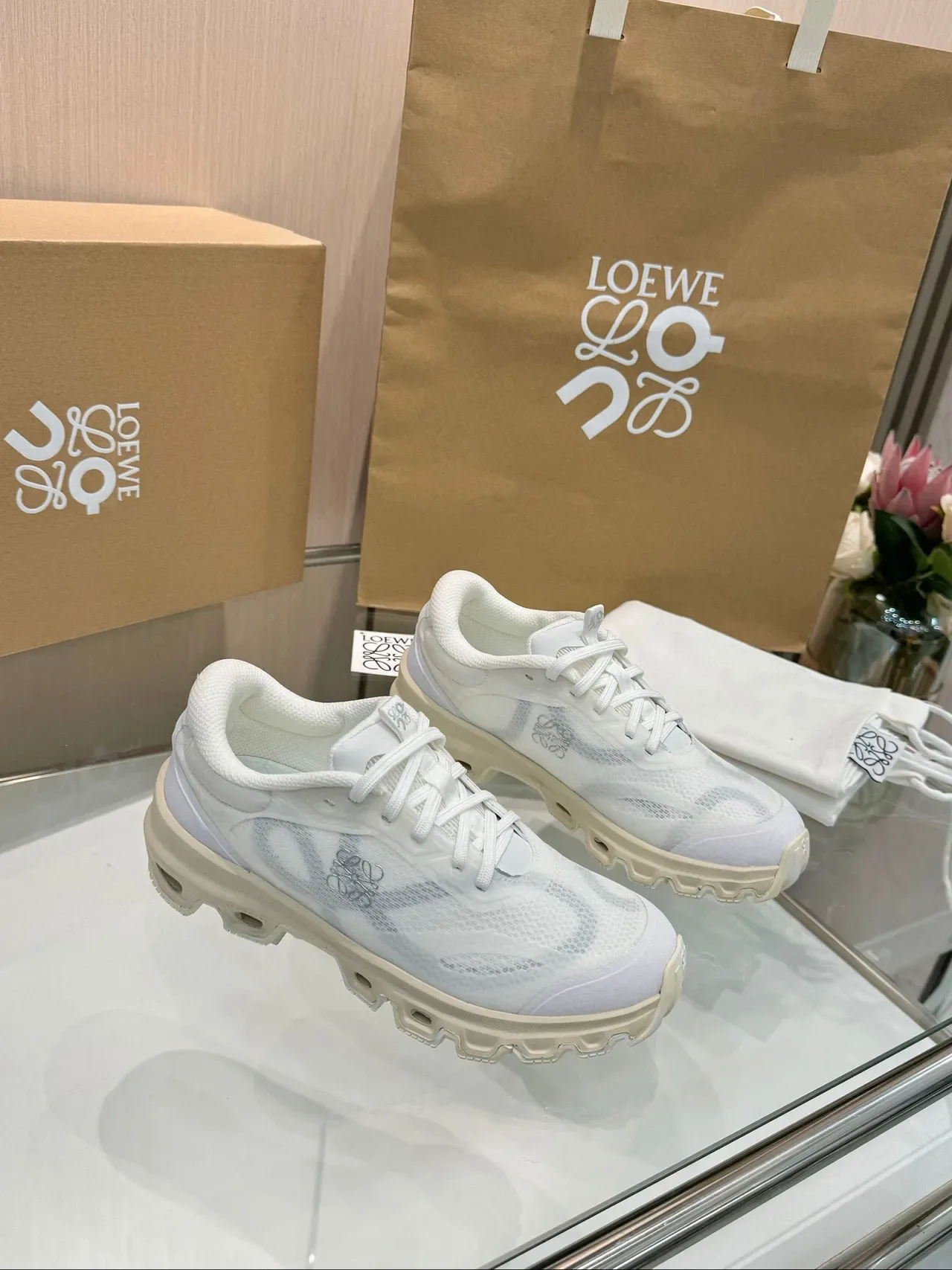 Loewe Flow Runner সাদা জীবনযাত্রা স্নিকার্স 9