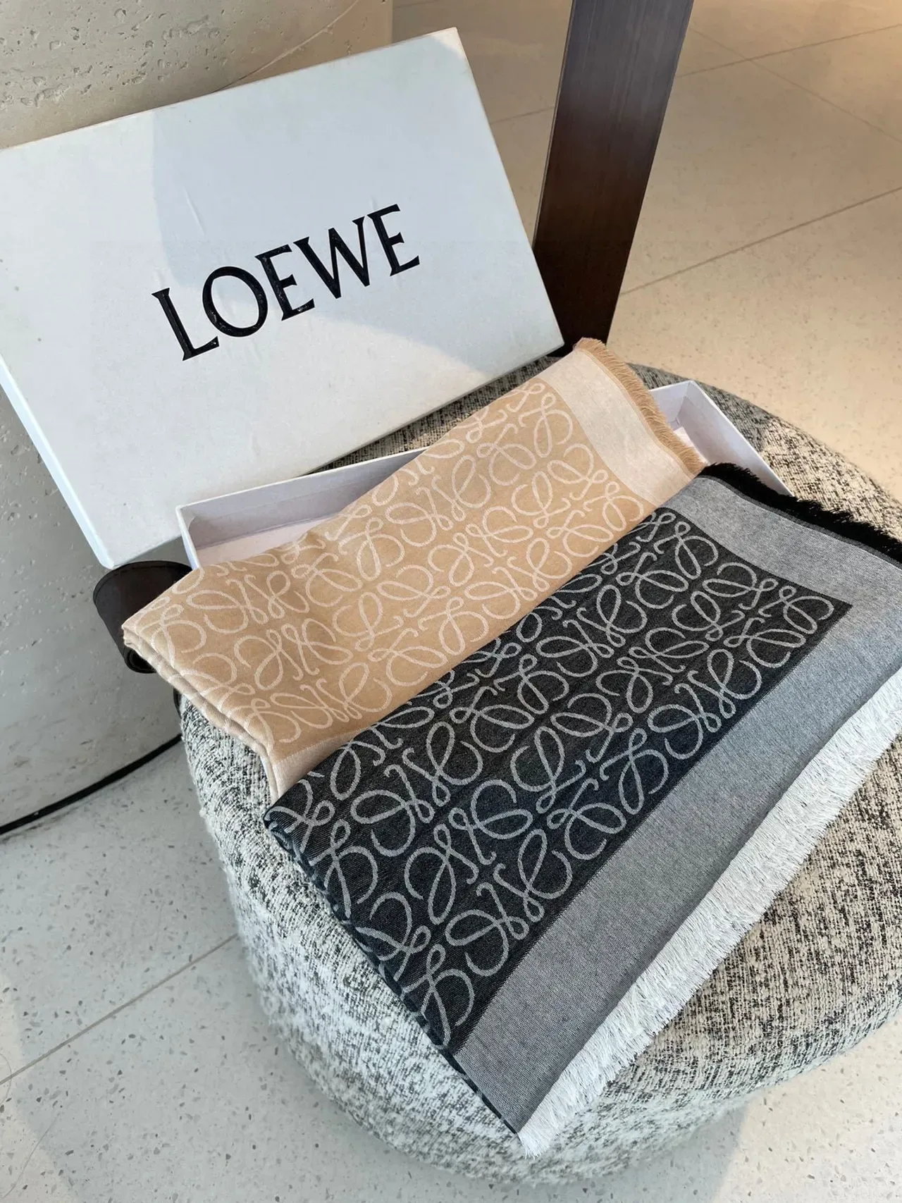 Écharpe Loewe Monogram Beige et Blanc Cachemire 5