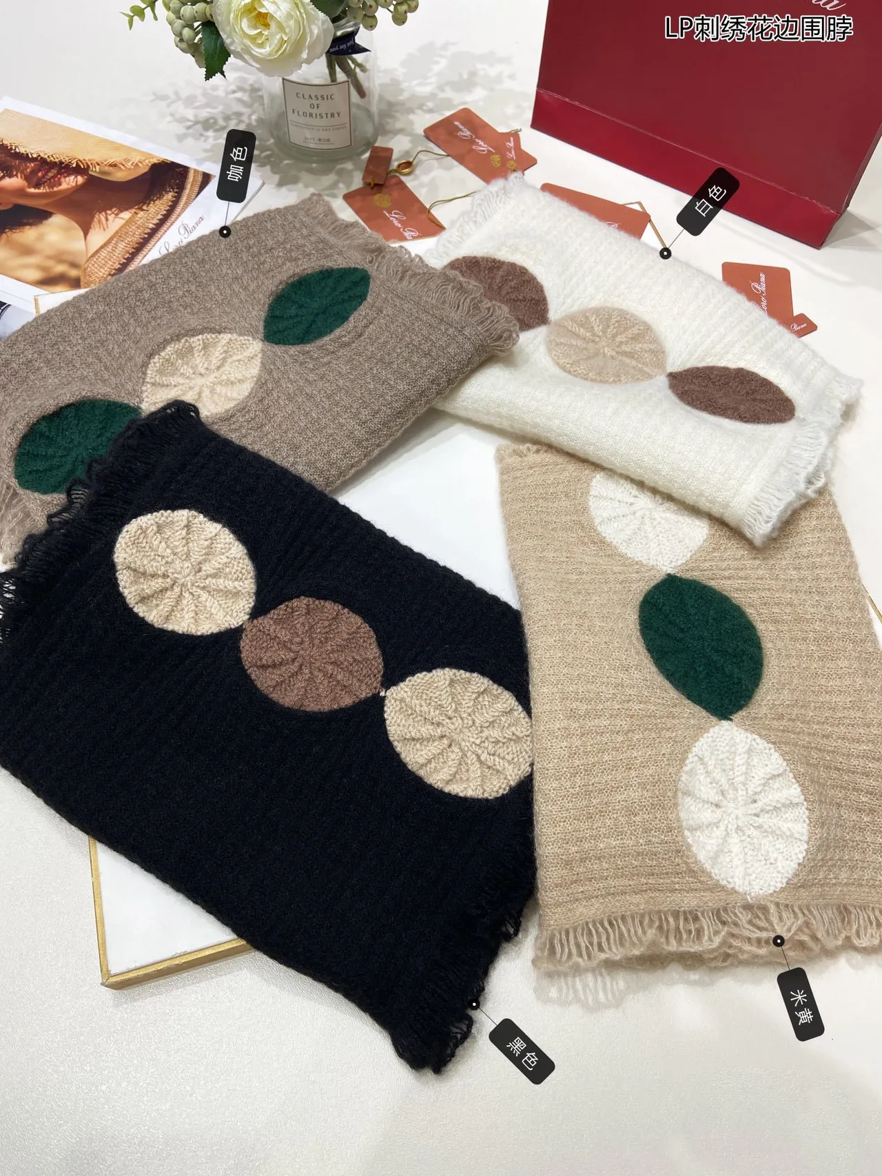 Loro Piana Bege Verde Motivos Florais Bordados Borda franjada Cachecol de Cachemira 3