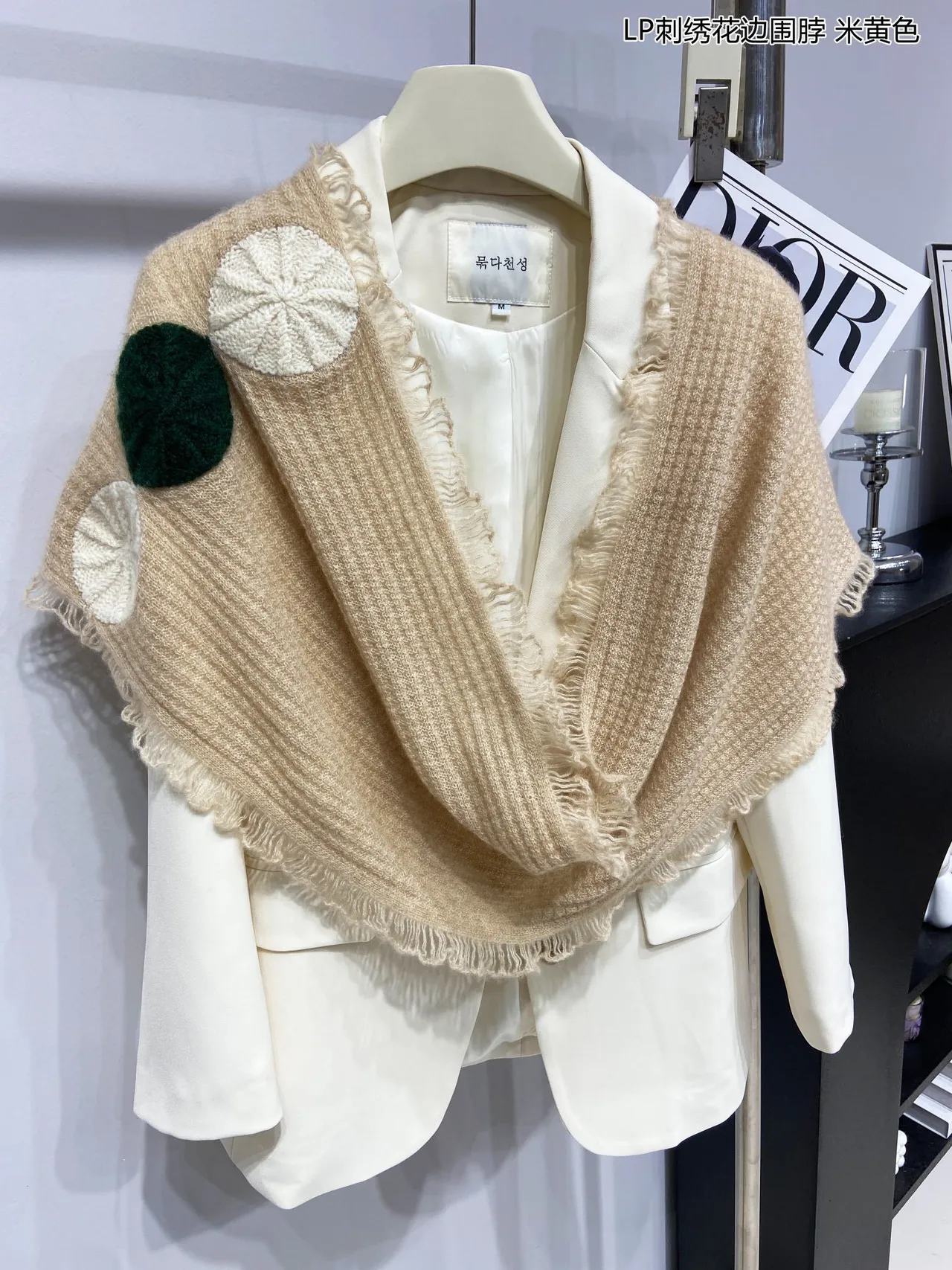 Loro Piana Bege Verde Motivos Florais Bordados Borda franjada Cachecol de Cachemira 5