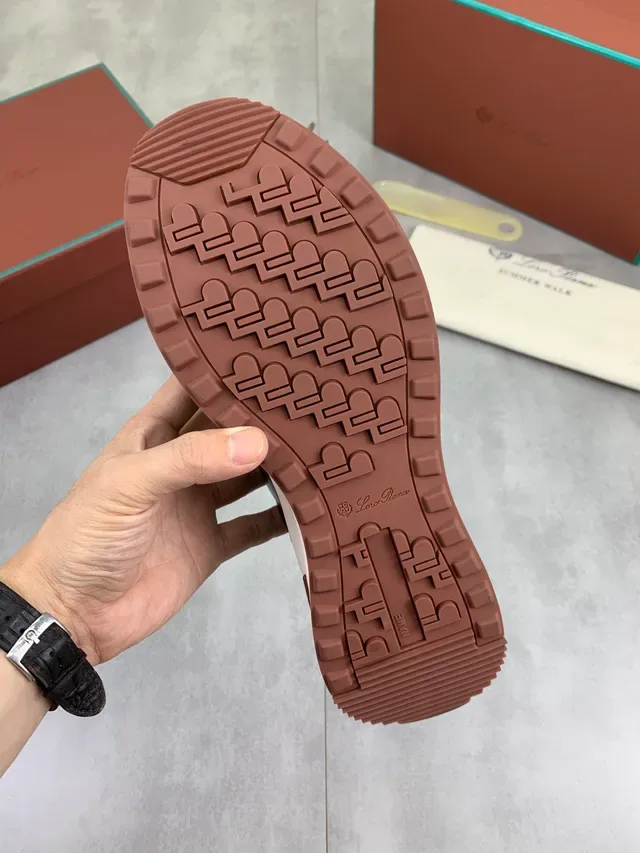 Loro Piana Zapatillas Negras y Verde Militar Cuero Superior Cordones Contrastantes 3