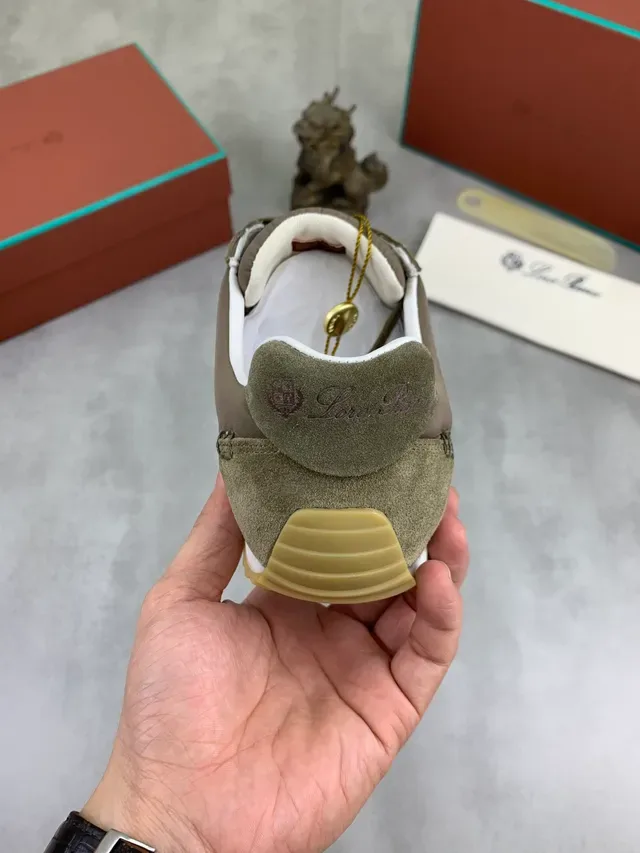 Loro Piana Zapatillas Lifestyle de Ante Verde Oliva y Cuero Taupe 3