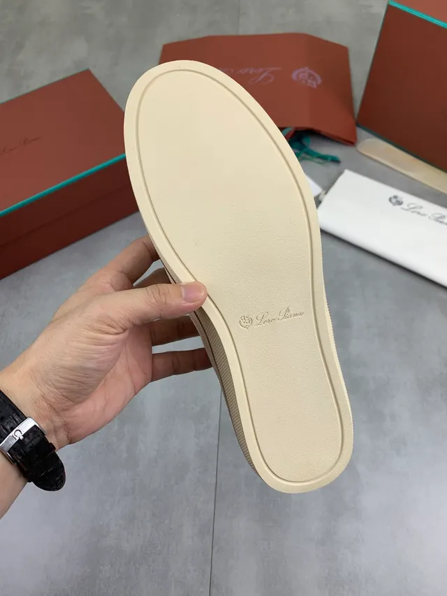 Loro Piana Zapatos de lona blancos-beige de cuero con textura de guijarros de bajo con cordones 2
