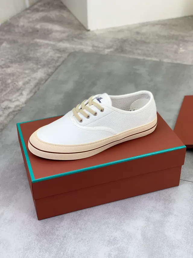 Loro Piana Zapatos de lona blancos-beige de cuero con textura de guijarros de bajo con cordones 4