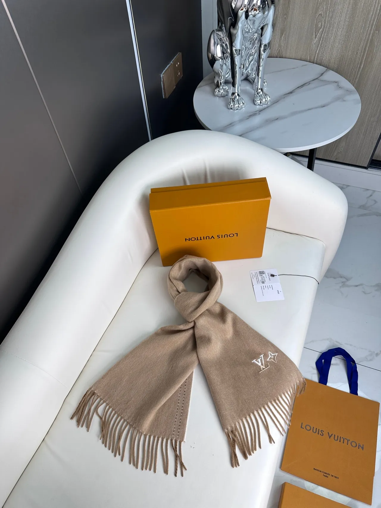 Louis Vuitton Écharpe Beige Marron Tricot Fin Borde Couture Contraste Cachemire 7