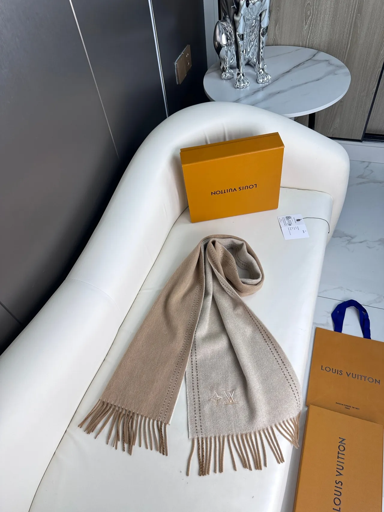 Louis Vuitton Écharpe Beige Marron Tricot Fin Borde Couture Contraste Cachemire 8