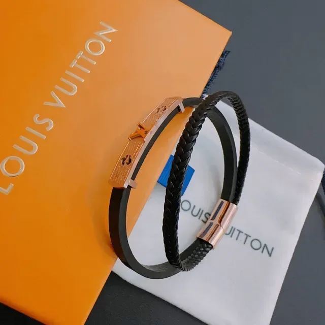 Louis Vuitton Pulsera de Cuero Trenzada Negro Azul de Dos Bandas 9