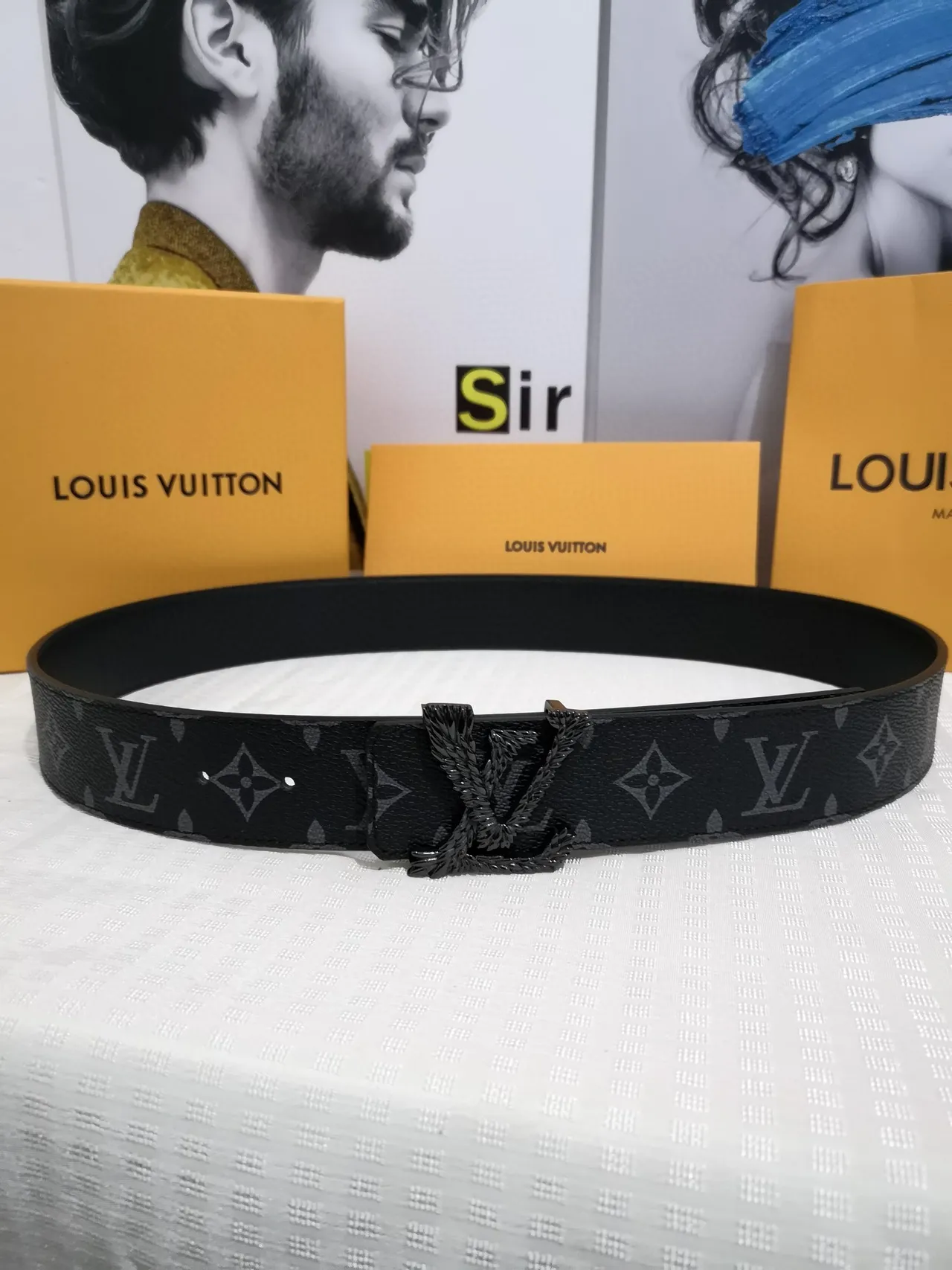 लुई विटटन काली ग्रे Monogram Empreinte स्कल्प्टेड लॉरेल रीथ बकल लेदर बेल्ट 4