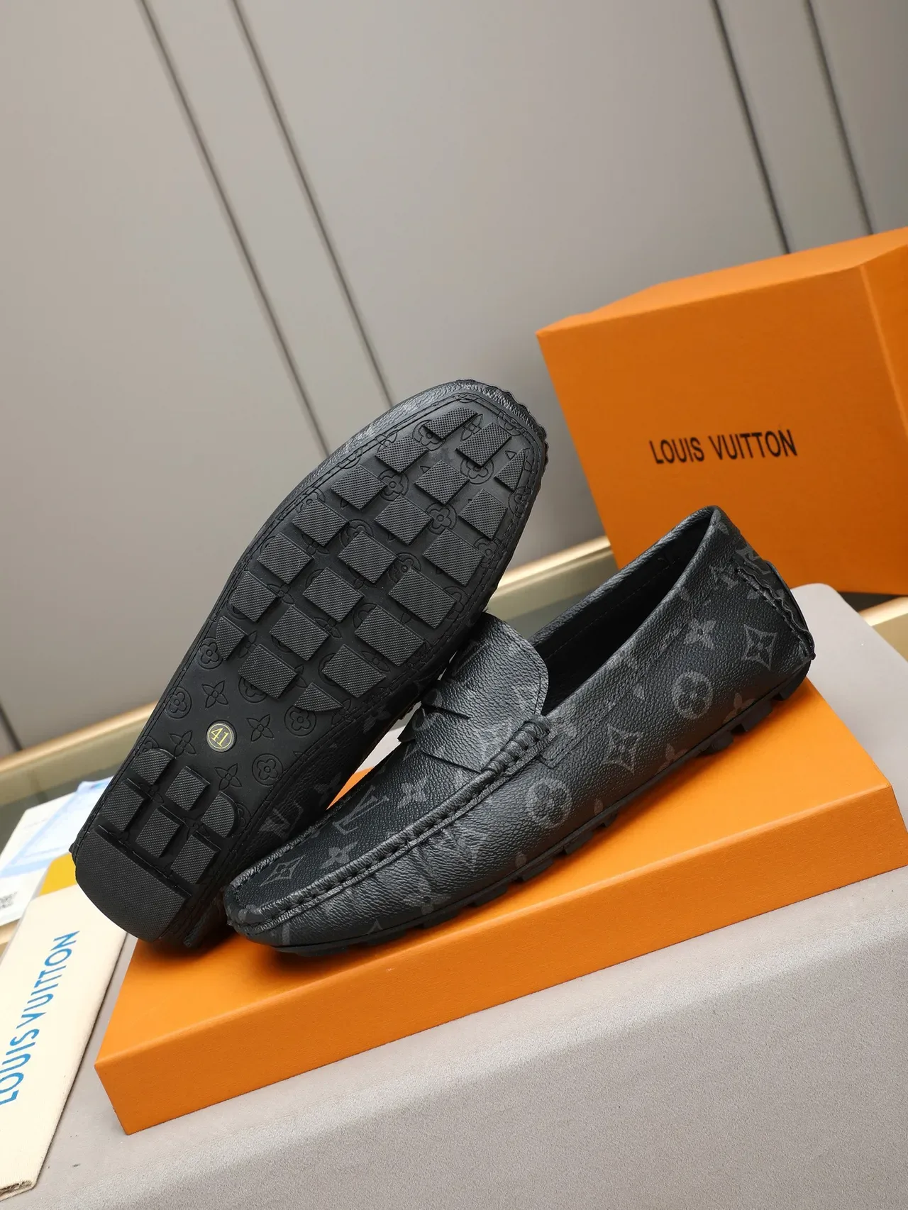 Louis Vuitton Mocassins Penny Preto e Cinza Monogram Couro 4