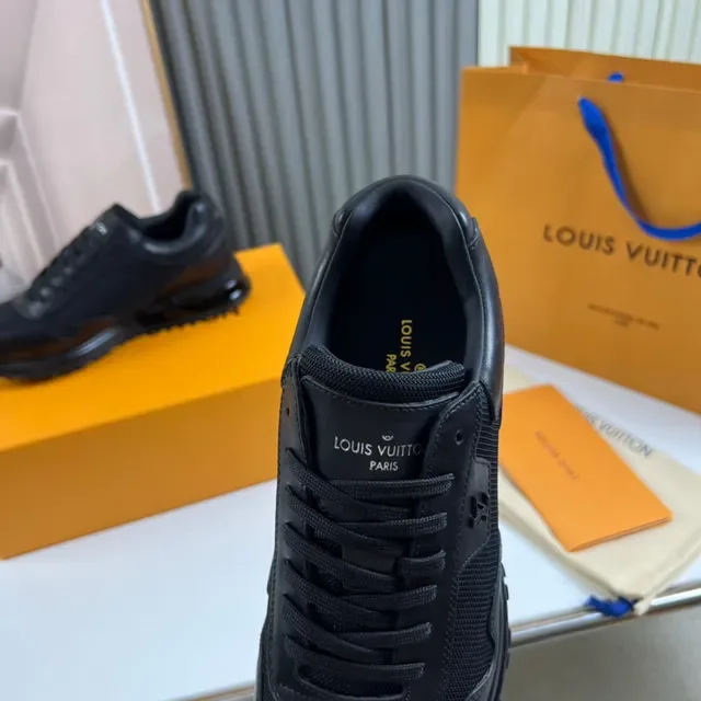 Louis Vuitton Sneakers Lifestyle Negras Monocromáticas De Upper Mixto De Malla Y Cuero 3