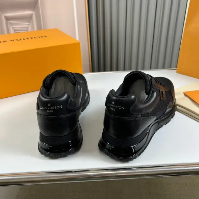 Louis Vuitton Sneakers Lifestyle Negras Monocromáticas De Upper Mixto De Malla Y Cuero 6